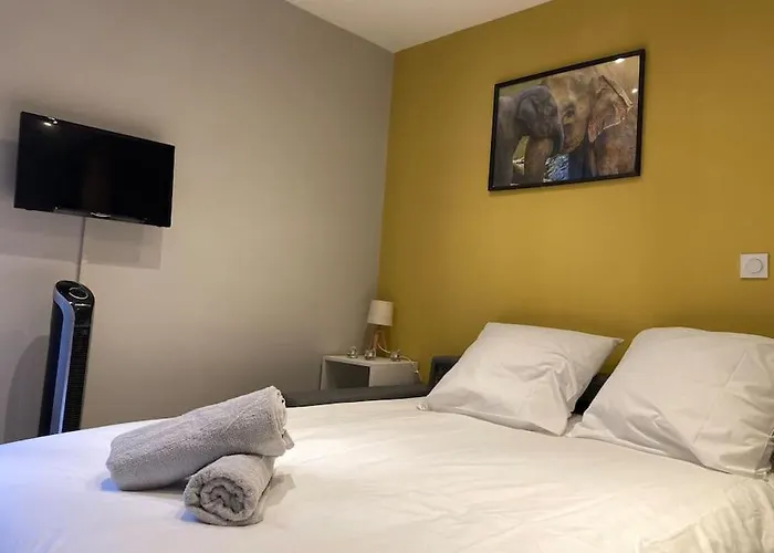 Joli Appartement Dans Le Coeur Historique Ecusson